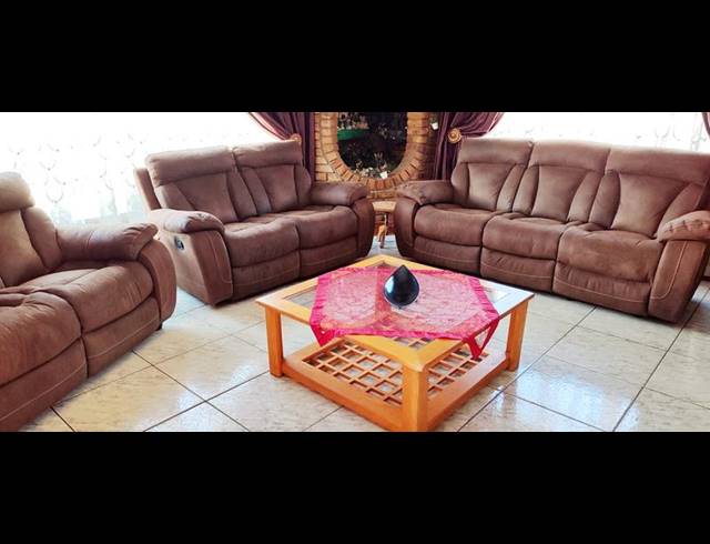 3 BEDROOM HOUSE FOR SALE IN GREENHILLS EXT 3